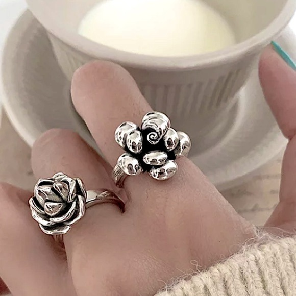 STERLING SILVER VINTAGE FLOWER RING RESIZABLE - Picture 5 of 5